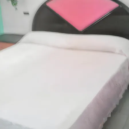 Σπίτι διακοπών Charming House In With Enclosed Garden