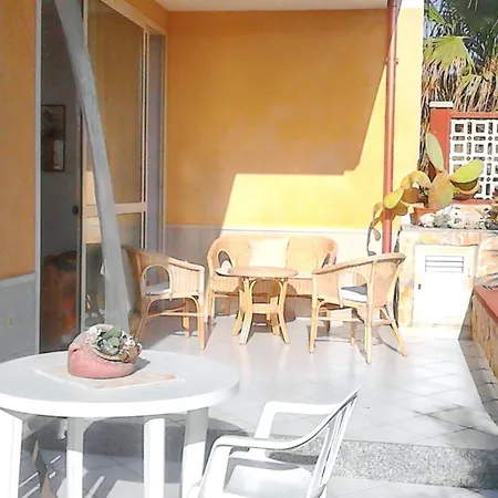 Charming House In With Enclosed Garden